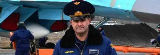 Kanamat Botashev morto: è il pilota russo di grado più alto a essere ucciso. L'esercito: «Addio comandante»