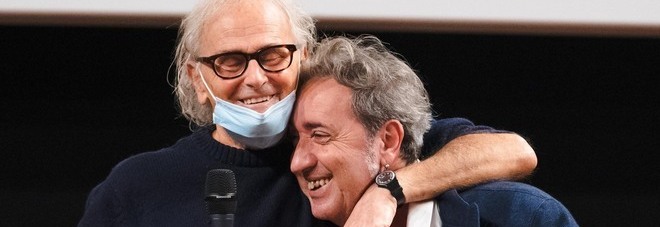 Paolo Sorrentino riabbraccia il maestro Antonio Capuano: «L'ho ucciso e resuscitato»