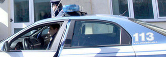 Napoli, poliziotto in borghese blocca un rapinatore in fuga