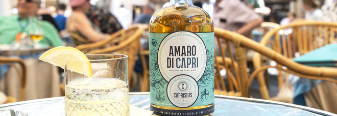 L'Amaro di Capri di Caprisius, un sapore nuovo che racconta l'isola blu