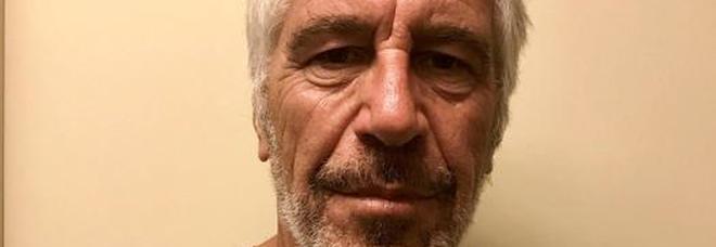 Epstein morto suicida, eredità di 634 milioni di dollari: ora in 130 dicono di essere suoi figli