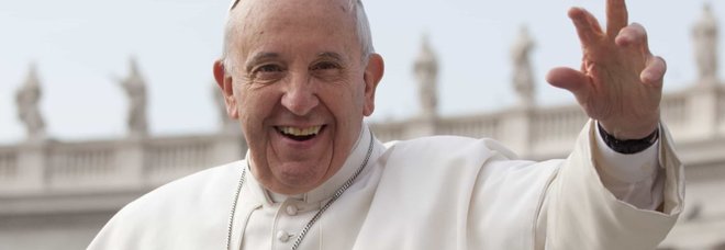 Papa Francesco mette in guardia i cristiani: «Al denaro preferite amicizia e solidarietà»