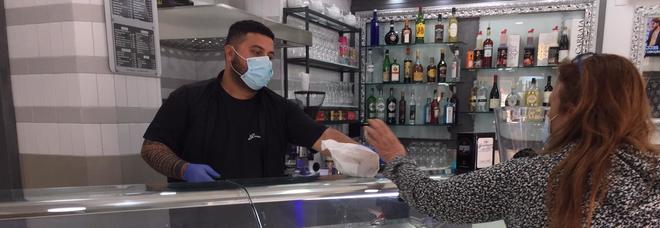 Roma fase 2, bar e parrucchieri, la Regione: «Niente aperture anticipate»