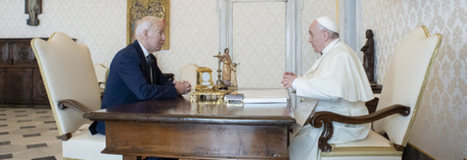 Asse tra il Papa e Biden che incassa il permesso di fare la comunione nonostante le posizioni abortiste