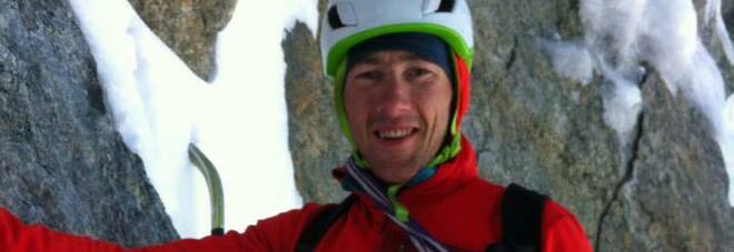 Alpinista italiano travolto da una valanga: Corrado Pesce è grave, bloccato in una vetta in Patagonia. Corsa contro il tempo per salvarlo