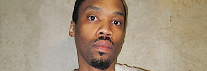 Julius Jones, pena di morte commutata a poche ore dall'esecuzione. Da Kim Kardashian alla Nba, la gioia dei vip