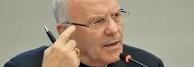 Monsignor Galantino chiarisce: «l'Obolo di San Pietro serve al Papa anche per pagare gli stipendi»