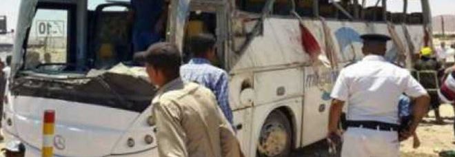 Egitto, attacco a bus di cristiani copti: almeno sette morti