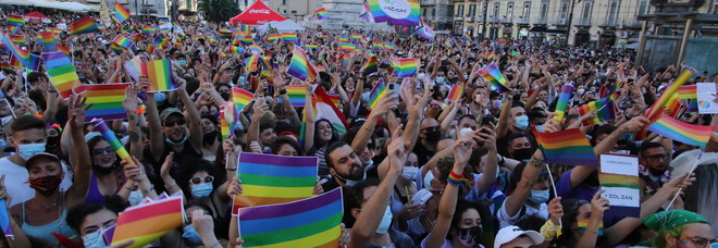 Napoli, Arcigay denuncia: «Negato l'affitto a ragazze lesbiche»