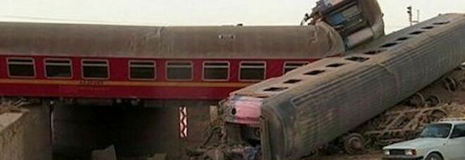 Almeno 17 morti e 50 feriti per il deragliamento di un treno in Iran