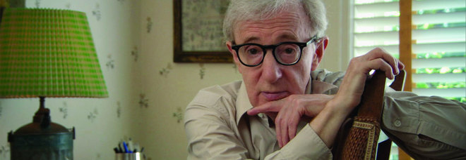 Woody Allen, bufera sulla sua autobiografia. Dylan Farrow: «Sconvolgente pubblicarla»