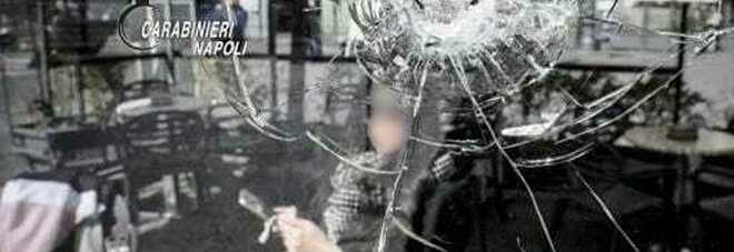 Napoli, la stesa in piazza Trieste e Trento: condannati i pistoleri