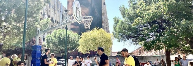 Basket a Napoli sotto gli occhi del Che: ecco il nuovo playground a San Giovanni a Teduccio