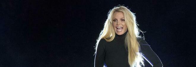 Britney Spears, il dramma nella telefonata alla polizia: «Sono una vittima, volevo un altro figlio»