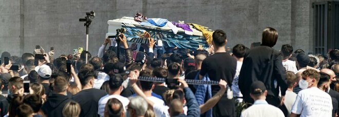 Daniel Guerini, il funerale a Don Bosco: il mondo del calcio abbraccia il giovane campione della Lazio