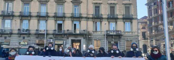 Legambiente scende in piazza a Napoli: «Ci siamo rotti i polmoni»