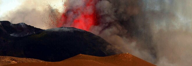 Etna, il vulcano si sta ricaricando di energia: boati ed esplosioni