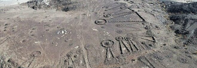 Arabia Saudita, scoperti viali funerari di 4500 anni fa: ecco la rete stradale circondata da 17.800 tombe