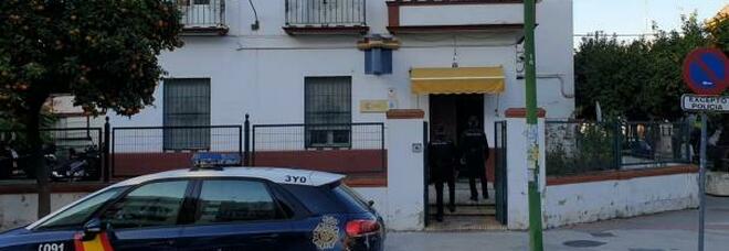 Rapito dalle escort per un debito di 3500 euro, cliente liberato dalla polizia e arrestato subito dopo
