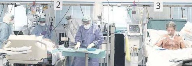 Coronavirus in Campania, 749 contagiati e 26 morti: finiti i posti letto negli ospedali anti-Covid