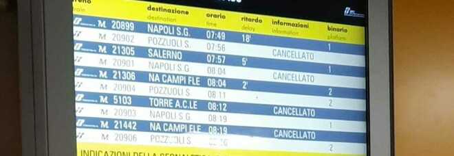 Trasporti caos a Napoli, taxi in sciopero e 28 corse della metro cancellate