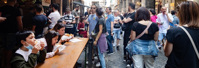 Turisti a Napoli, pronti 16mila euro per il restyling delle paline