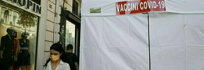 Vaccini, il no dei farmacisti: «Stop a J&J». Ed è caos sui richiami