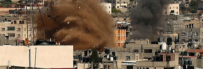 Israele, intenso lancio di razzi da Gaza. Si tratta il cessate il fuoco