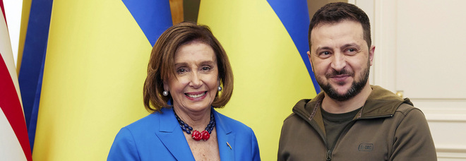 Ucraina, Nancy Pelosi a Kiev da Zelensky: «Con voi fino alla fine della guerra»
