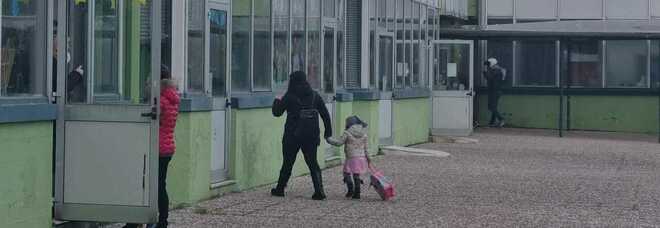 Scuole Campania, bimbi in classe dopo l'ordinanza del Tar: «La scuola luogo sicuro»