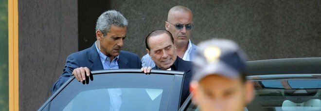 Berlusconi ai deputati Fi: «Il Covid esperienza peggiore della mia vita, combatto con voi». Zangrillo: evoluzione clinica favorevole