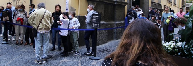 Pasqua a Napoli senza metropolitana e funicolari, è scontro sugli straordinari: «Comune disinteressato»
