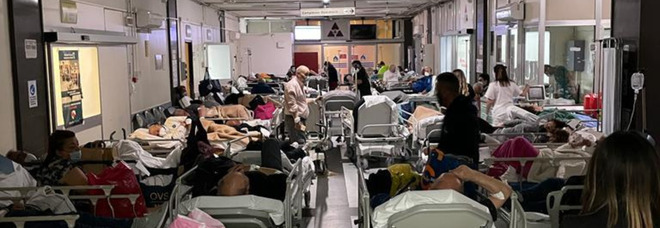 Caos ospedale Cardarelli di Napoli, De Luca: «Immagini che fanno male»
