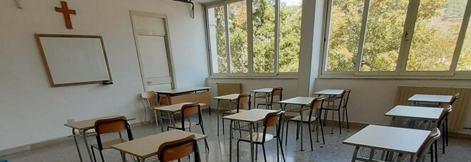Covid, focolaio in aula a Lenola: ma la scuola non chiude