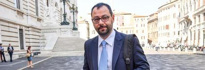 Coronavirus, Castelli: «In Dl stop mutui e tasse per i privati e famiglie in tutta Italia»