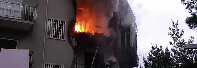 Napoli, incendio in casa all'Arenella: donna di 83 anni muore