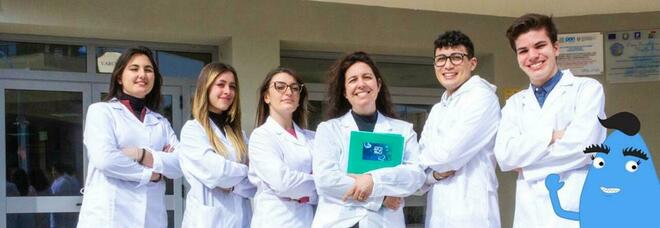 Lo scientifico Segré di Mugnano finalista al concorso per giovani geni: ricerca su un batterio della Solfatara