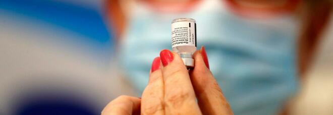 Vaccino obbligatorio, per il governo è il piano B: verso le chiusure ai No vax