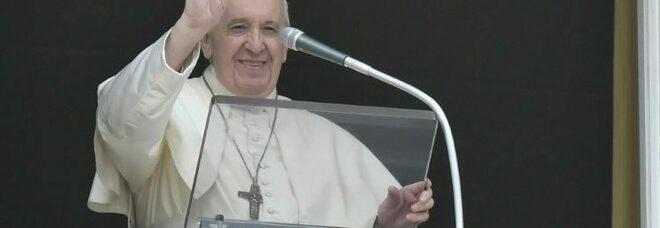 Papa Francesco: «Il crocifisso non va strumentalizzato o ridotto a oggetto scaramantico»