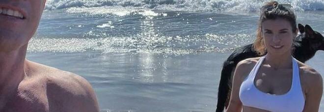 Elisabetta Canalis e l'estate infinita: sfoggia un bikini da urlo in California