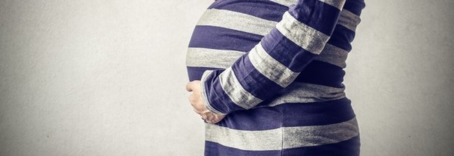 Manovra, cambia il congedo di maternitÃ : si potrÃ  restare al lavoro fino al nono mese di gravidanza