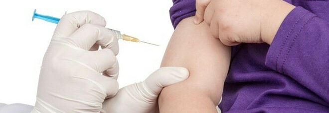 Omicron, vaccini per i bambini in arrivo: da Moderna a Novavax la mappa dei "rinforzi"