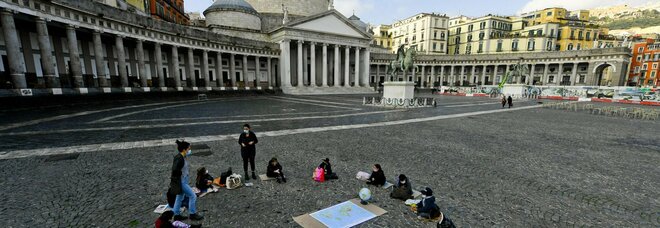 Lezioni all'aperto in Piazza Plebiscito a Napoli