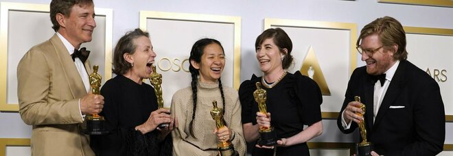 Oscar 2021: vince Nomadland di Chloé Zhao. Anthony Hopkins miglior attore. Delusione Laura Pausini