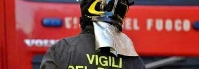 Scoppia caldaia, incendio in casa: uomo morto in salotto nel Casertano