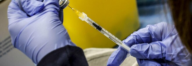 Giovedì vengono consegnate a Eboli 17mila dosi di vaccino Moderna