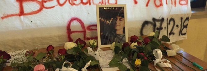 Ancona, i compagni delle vittime a lutto a scuola: «Da un concerto si esce senza voce, non senza vita»