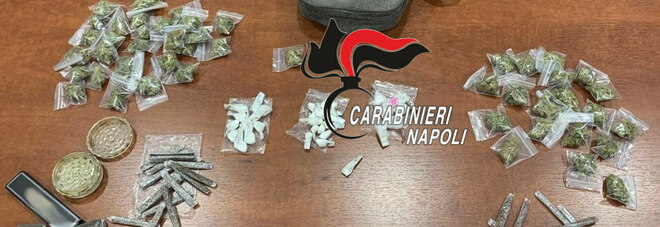 Cocaina, hashish e marijuana nell'auto: arrestato pusher, denunciati due minorenni