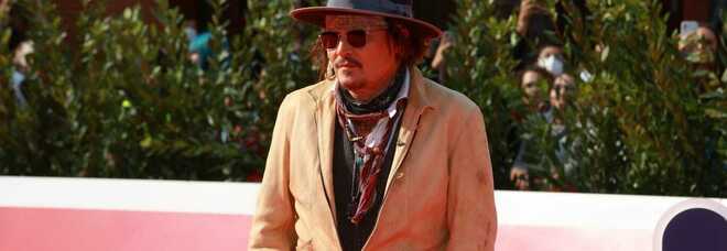 Roma, Johnny Depp bloccato in hotel si fa attendere sul red carpet della Festa del Cinema