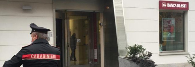 Torino, sequestrato il direttore della Banca d'Asti: il rapinatore uscito dal carcere 4 giorni fa
